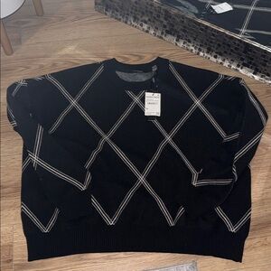 Tahari Black and White Diamond Pattern Sweater